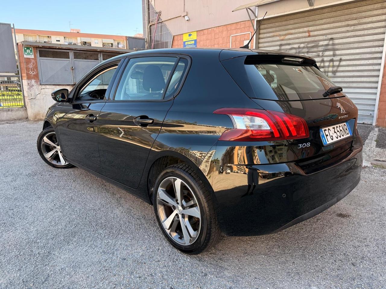 Peugeot 308 BlueHDi 100 S&S Business