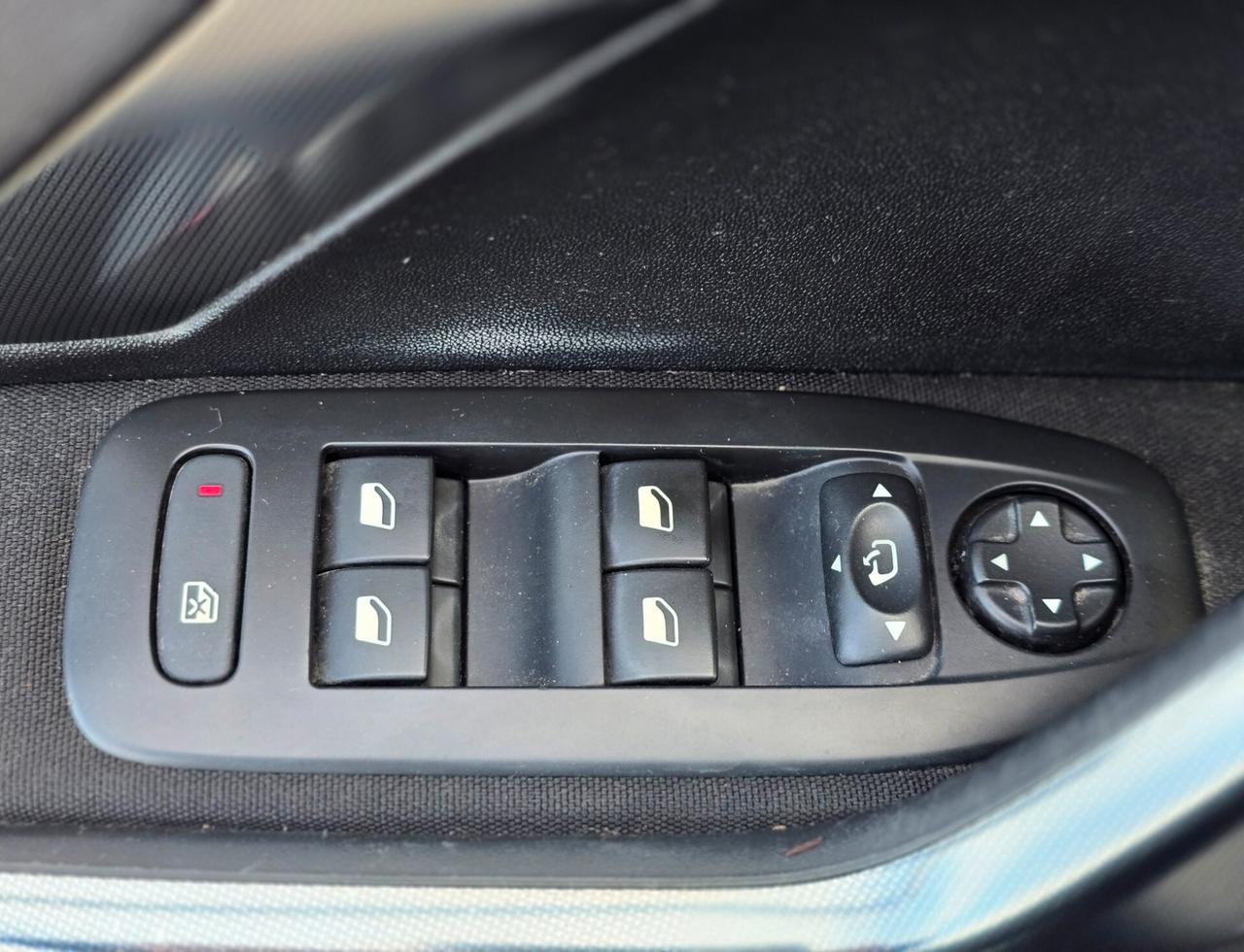 PEUGEOT 2008 ALLURE 1.6 HDI 2017 STRAFULL NUOVA