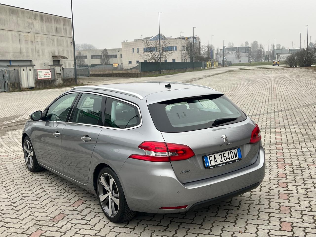 Peugeot 308 PureTech Turbo 130 S&S SW Allure