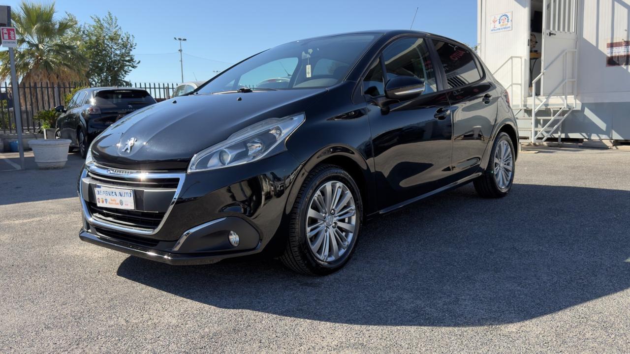 Peugeot 208 PureTech 82 5p. GPL Allure