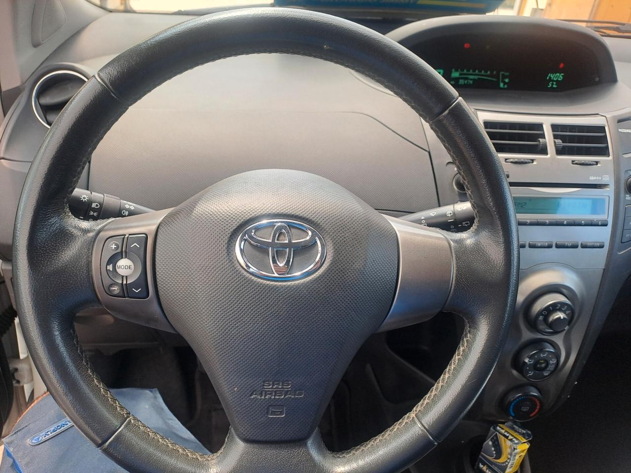 Toyota Yaris 1.3 5 porte Sol