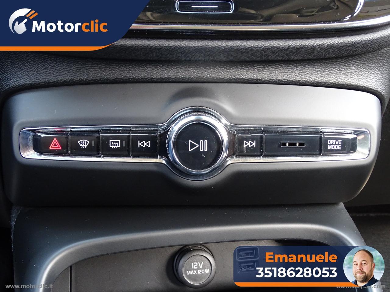 VOLVO XC40 T3 Momentum Core