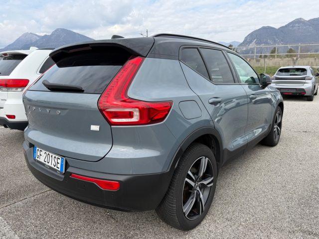 VOLVO XC40 T5 Recharge Plug-in Hybrid R-design
