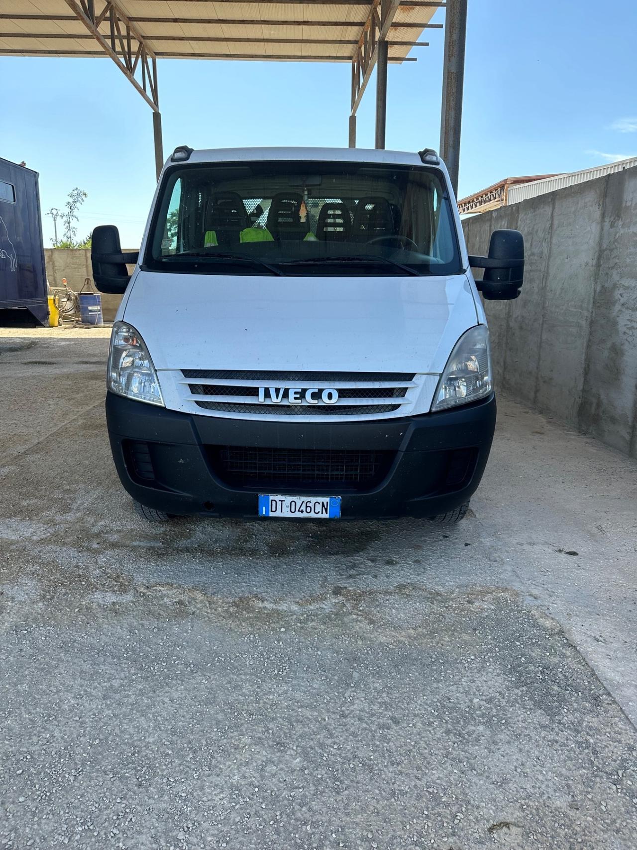 Iveco Daily 7 posti Cassonato fisso