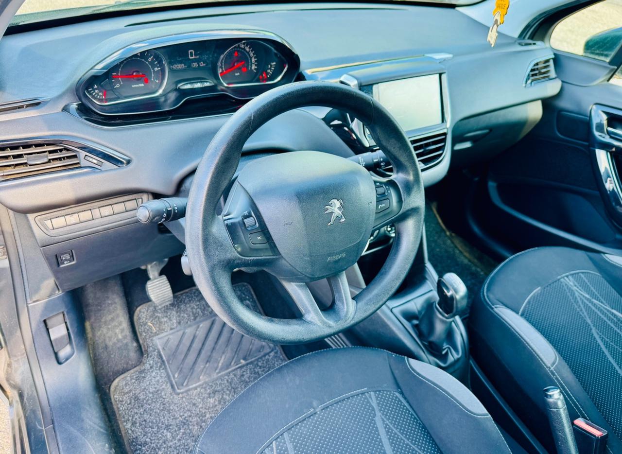 Peugeot 208 PureTech 82 5 porte Allure