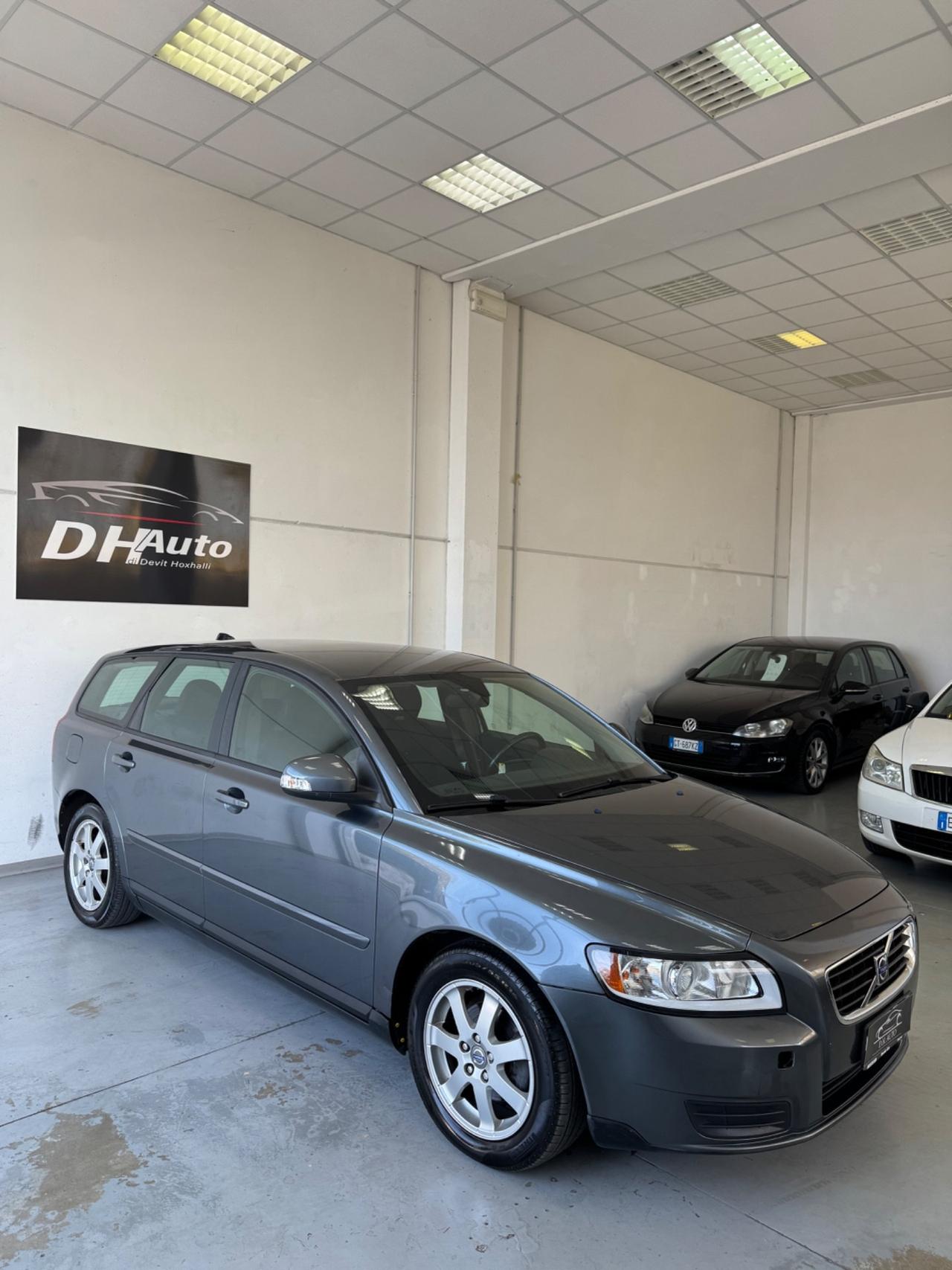 Volvo V50 D2 R-design