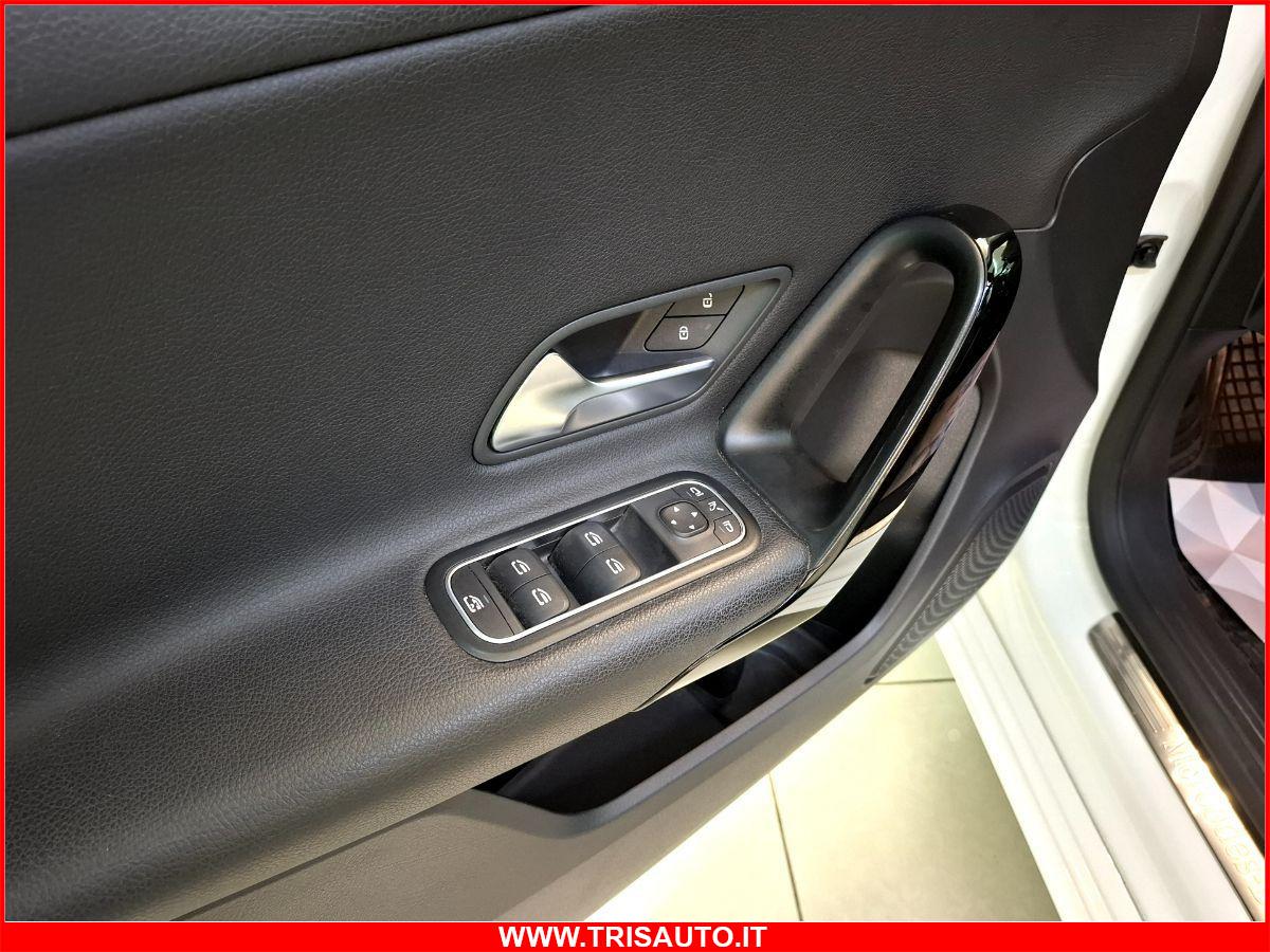 MERCEDES A 180 d 1.5 Aut. Business NEOPATENTATI (TETTO PANORAMICO APRIBILE+FULL LED+PELLE)