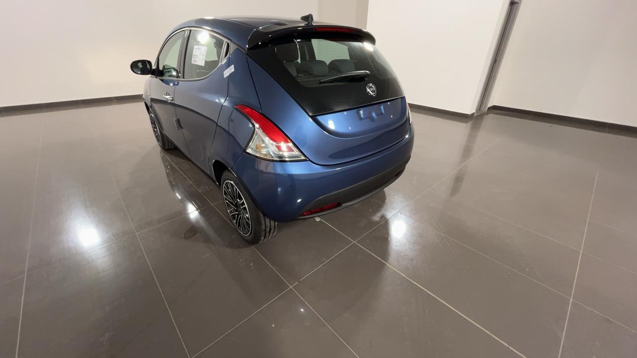 Lancia Ypsilon 1.0 FireFly 5 porte S&S Hybrid Oro