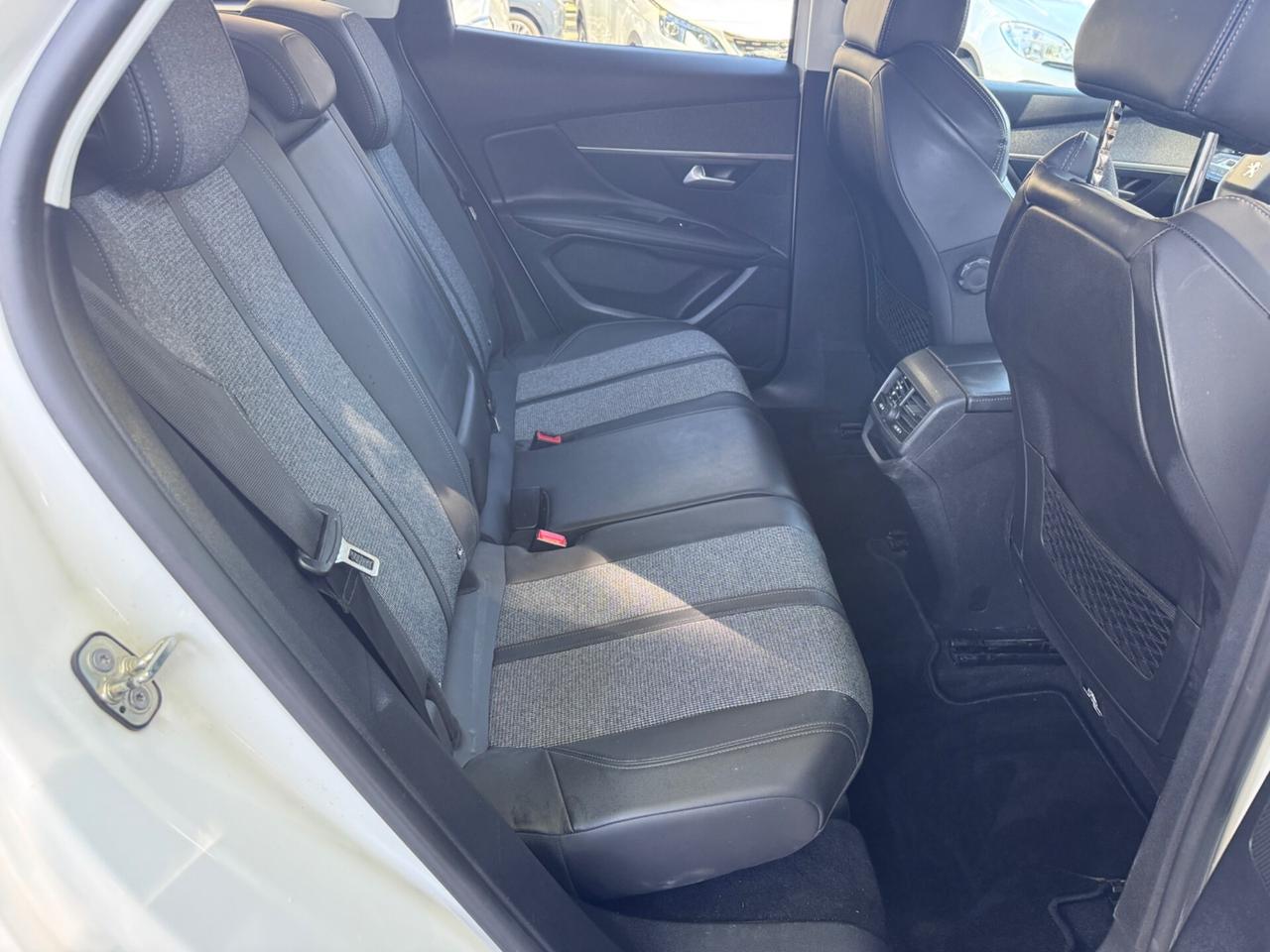 Peugeot 3008 1.2 PureTech Turbo 130 S&S Allure