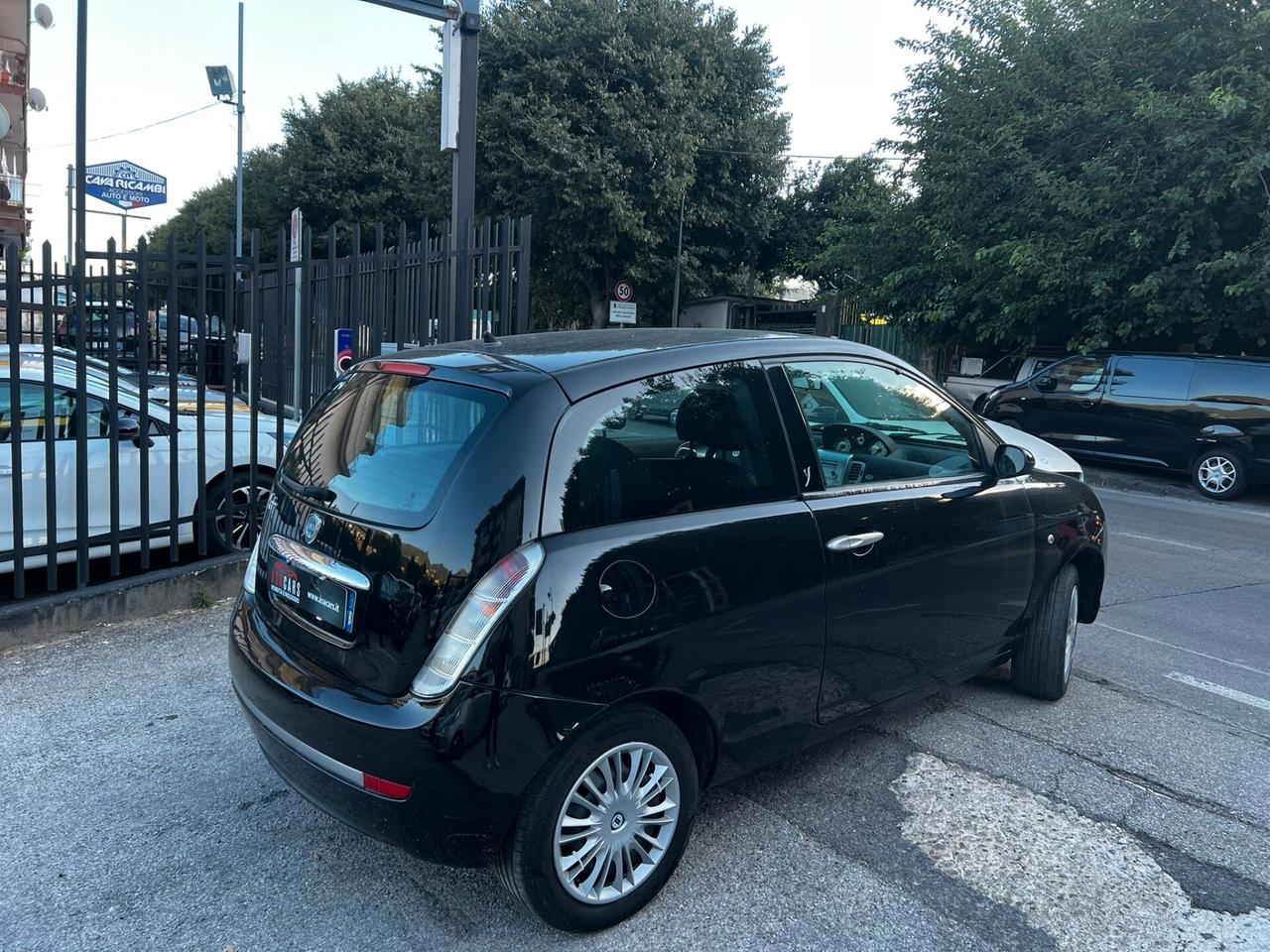 Lancia Ypsilon 1.2 Argento