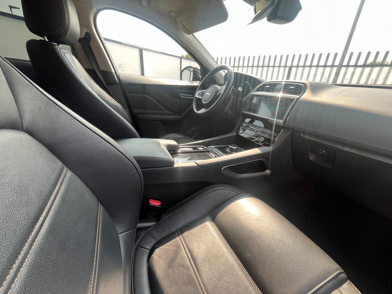 Jaguar F-Pace 2.0 D 180 CV AWD aut. Prestige