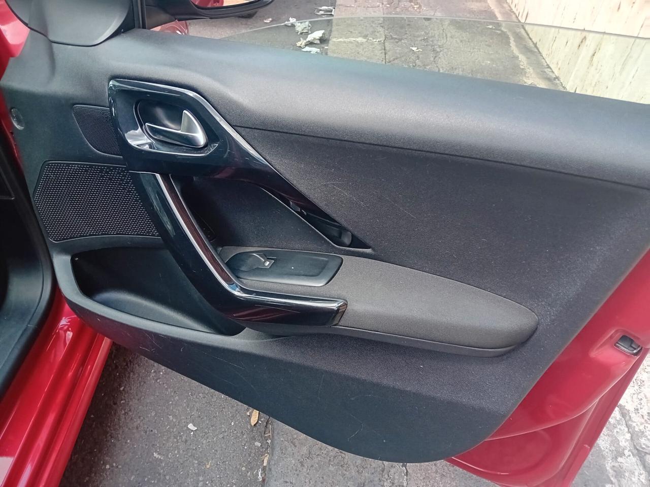Peugeot 208 1.4 HDi 68 CV 5 porte Active