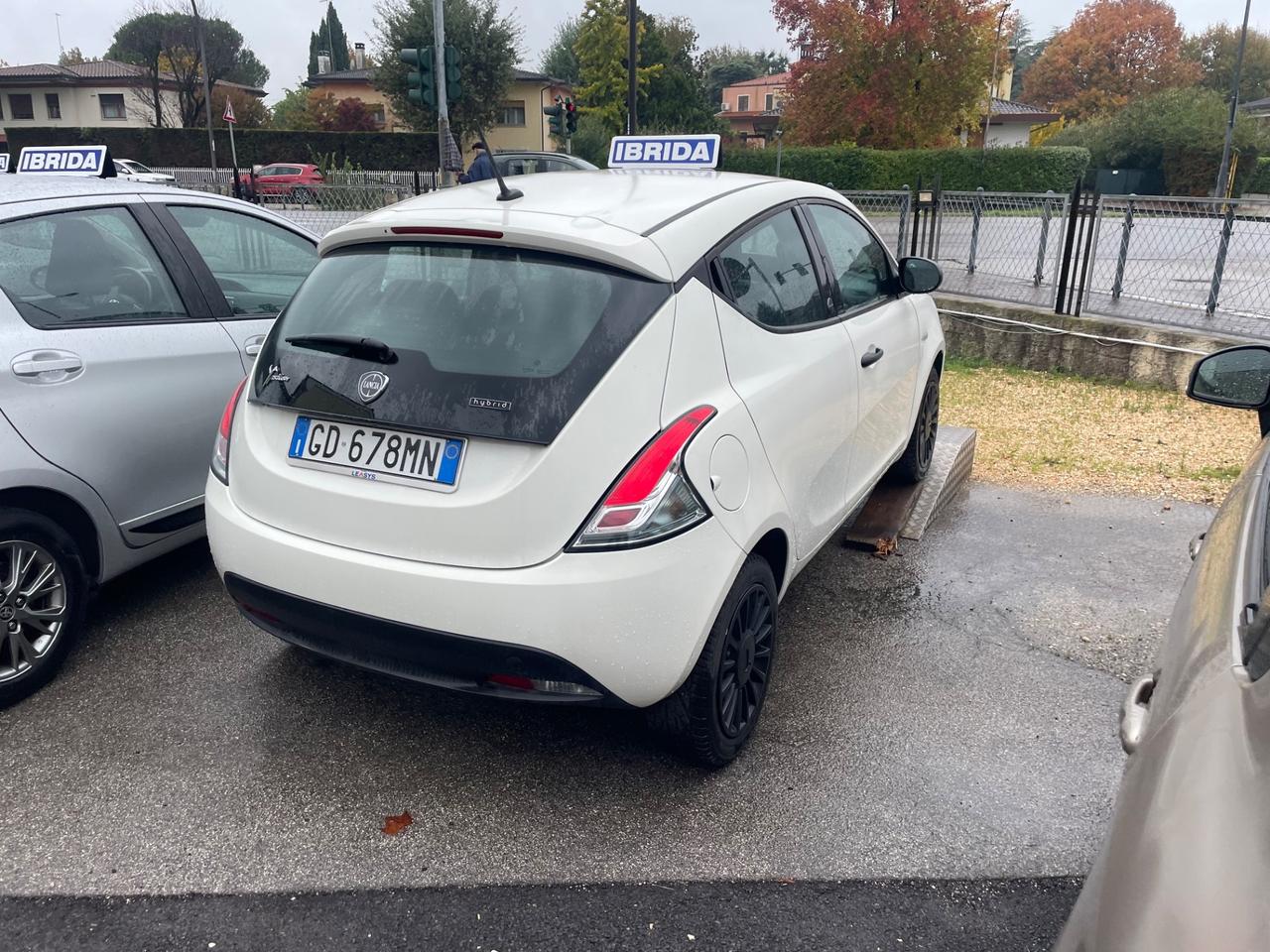 Lancia Ypsilon 1.2 69 CV 5 porte S&S Gold