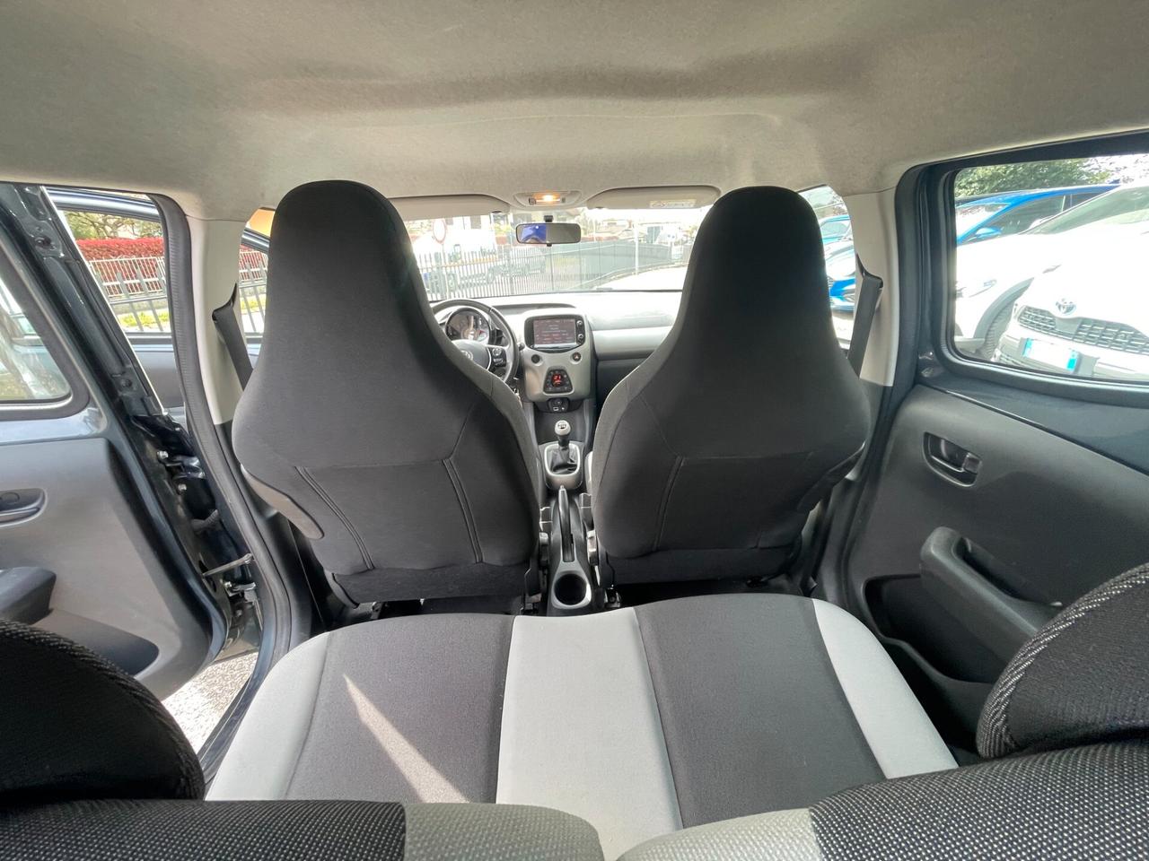 Toyota Aygo 1.0 VVT-i 69 CV 5 porte x-play