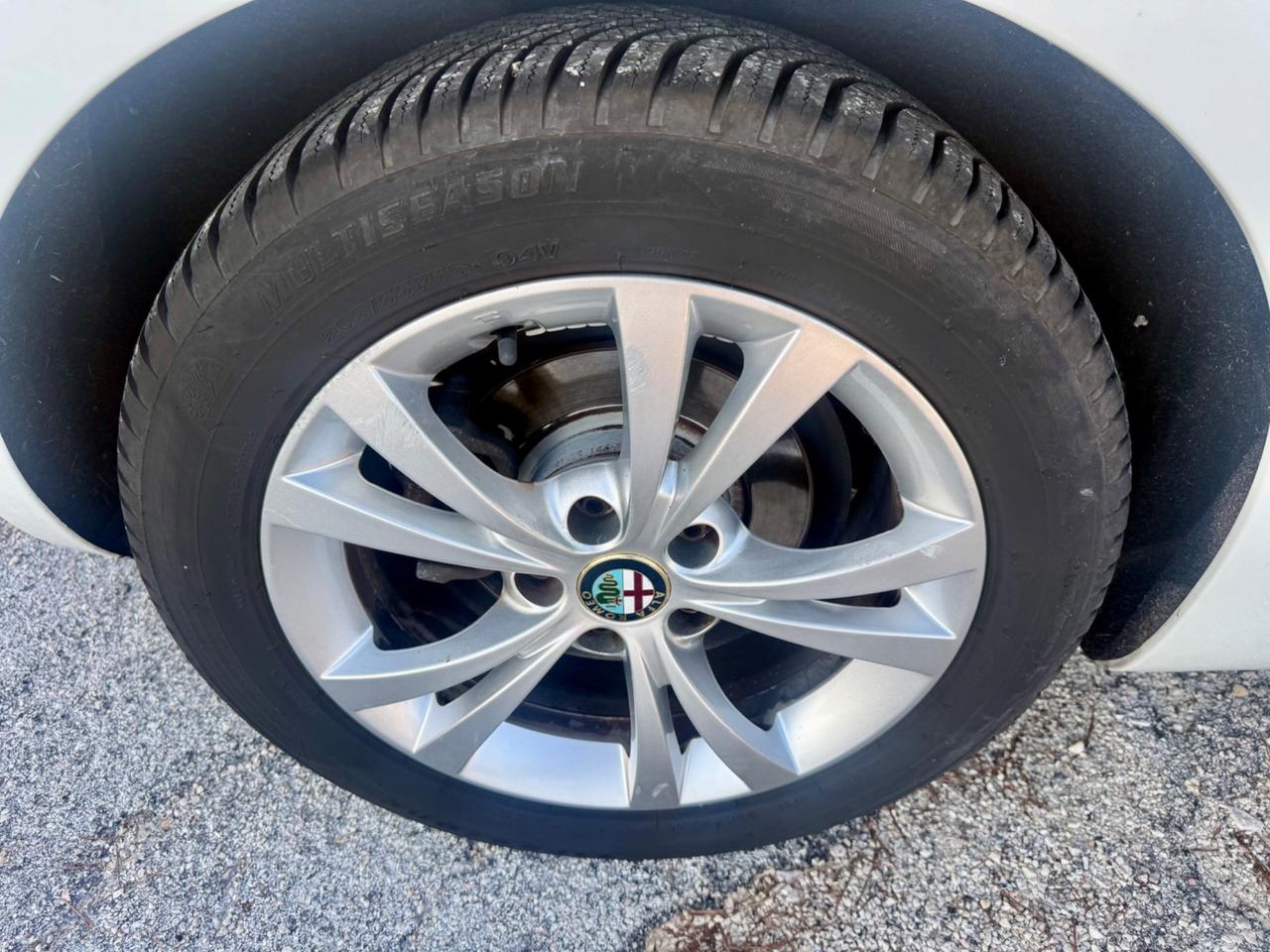 Alfa Giulietta Turbo Benzina Metano EURO6B Neopatentati