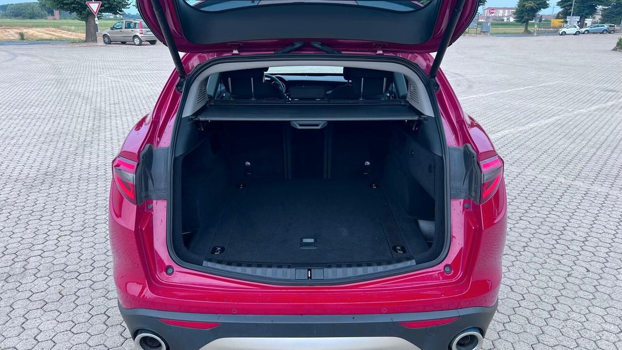 Alfa Romeo Stelvio 2.2 Turbodiesel 150 CV AT8 RWD Business