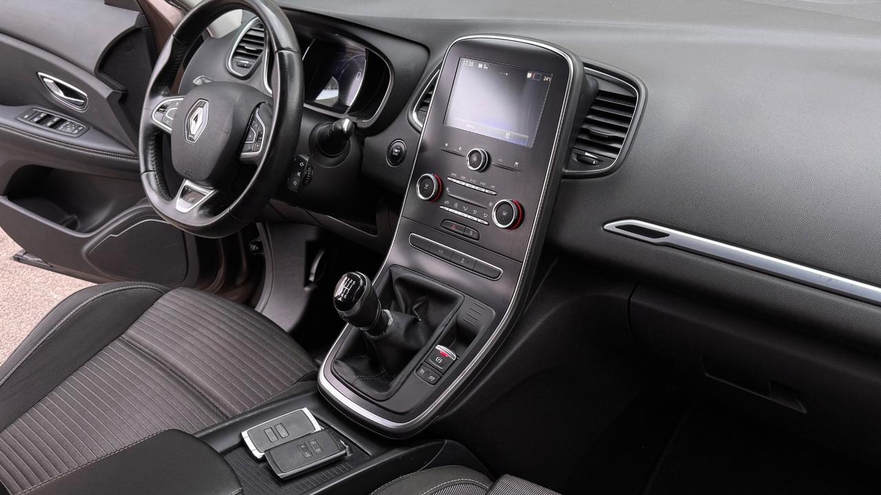 Renault Grand Scenic Blue dCi 120 CV Sport Edition2