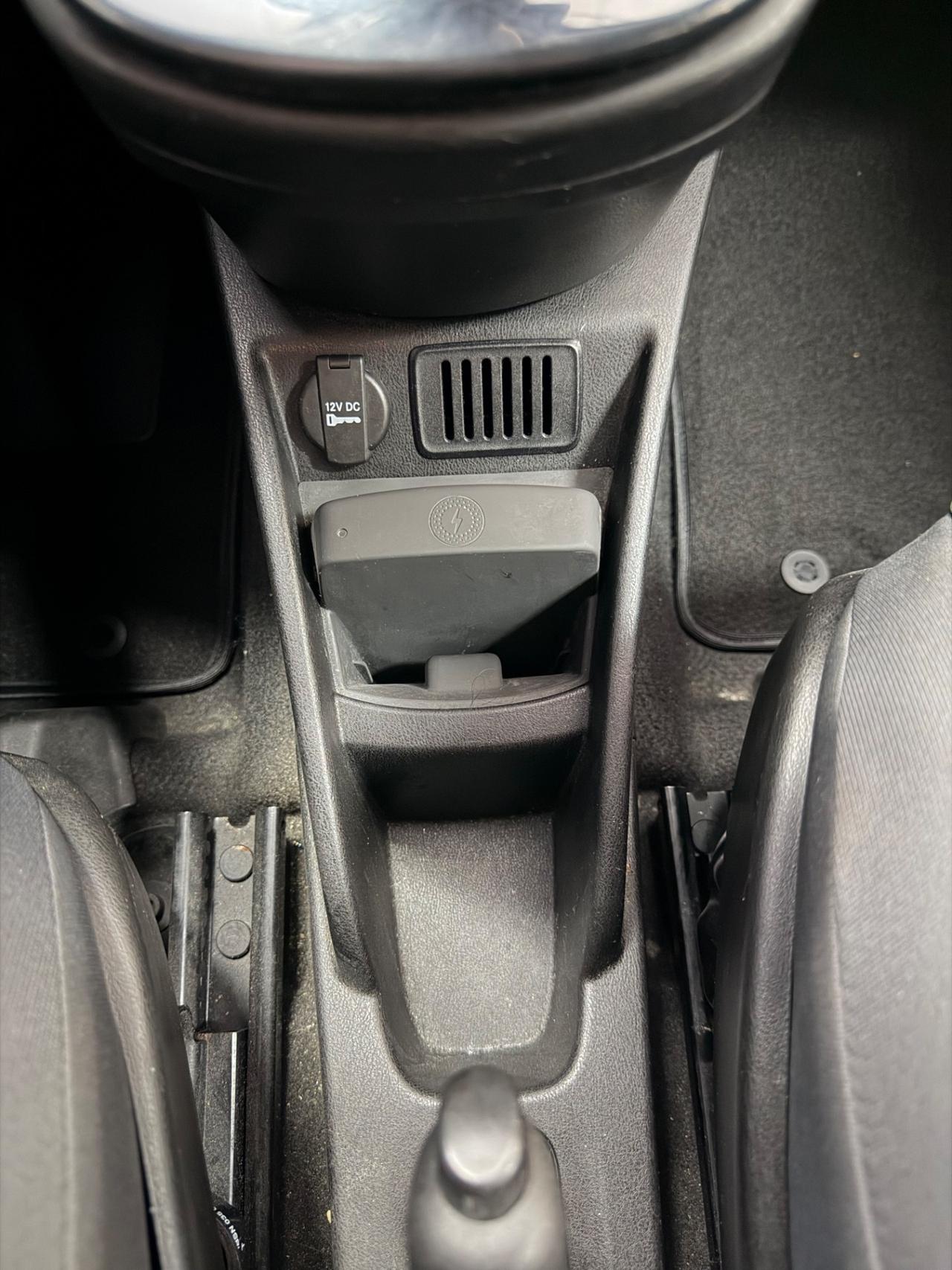 Lancia Ypsilon 1.0 Hibrid GPL