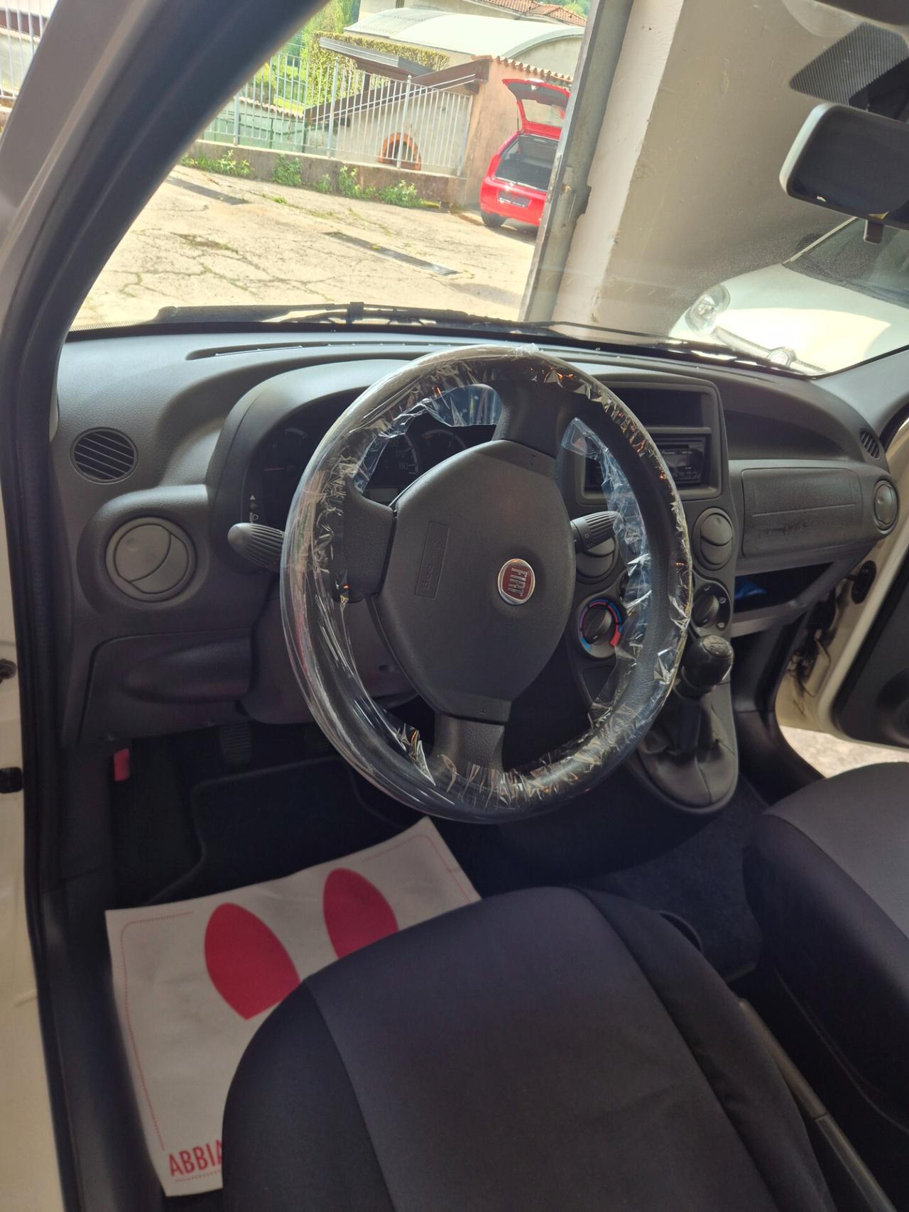 Fiat Panda 1.2 benzina euro 5 neo patentati