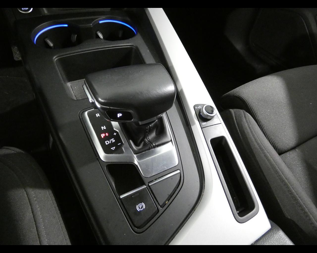 AUDI A4 5ª serie - A4 35 TDI/163 CV S tronic S line edition