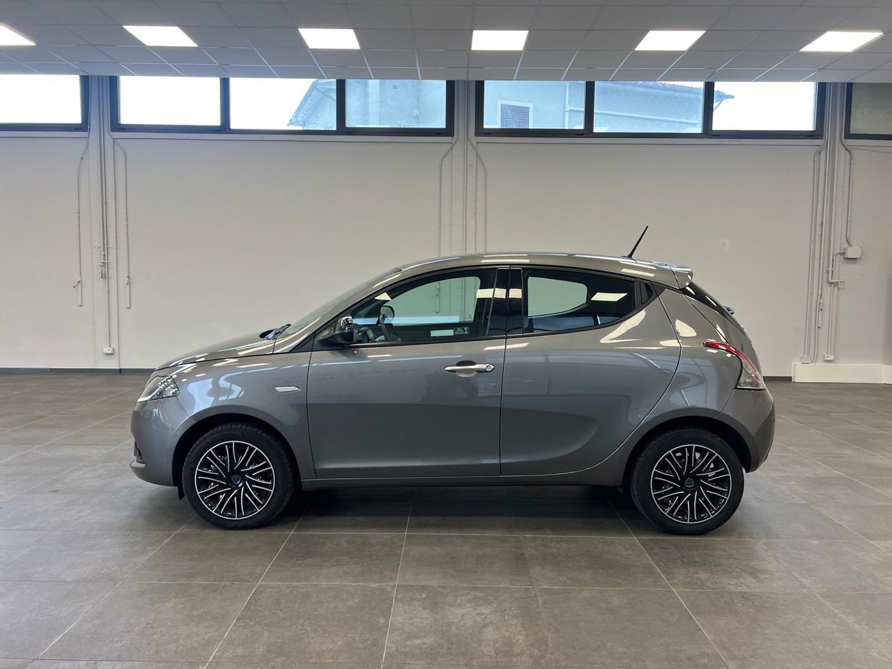 Lancia Ypsilon 1.0 FireFly 5 porte S&S Hybrid Gold