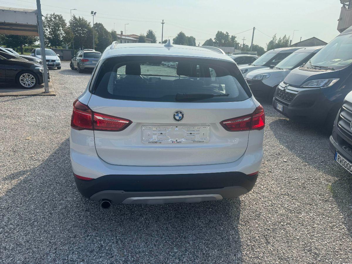 BMW - X1 - xDrive18d xLine