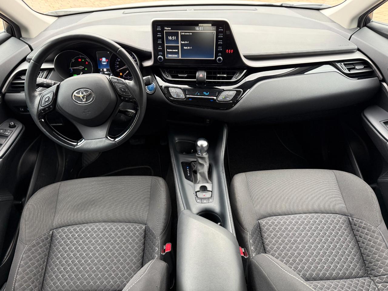 Toyota C-HR 1.8 Hybrid E-CVT Business