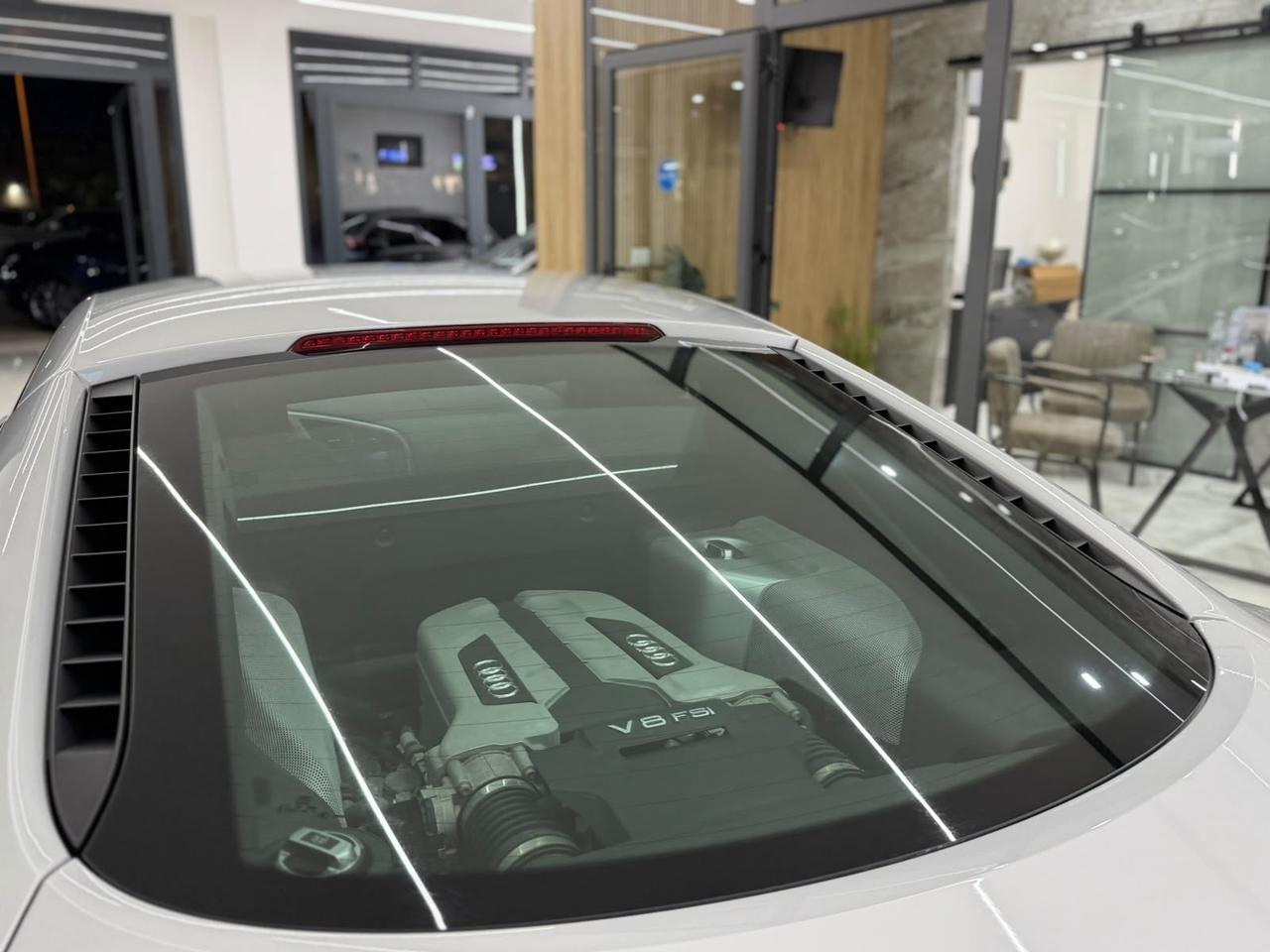 Audi R8 4.2 V8 FSI quattro R tronic