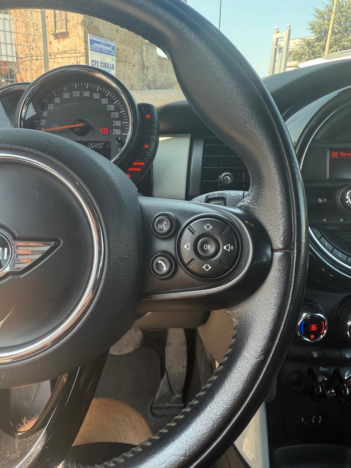 Mini 1.5 Cooper D Business XL 5 porte