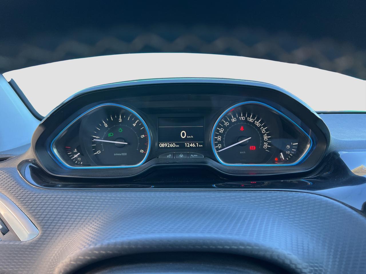 PEUGEOT 2008 BlueHDi 100 Allure