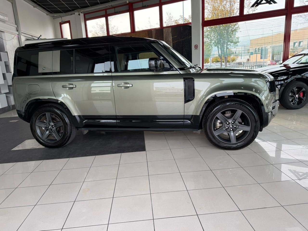 Land Rover Defender 110 3.0D I6 250 CV AWD Auto X-Dynamic HSE