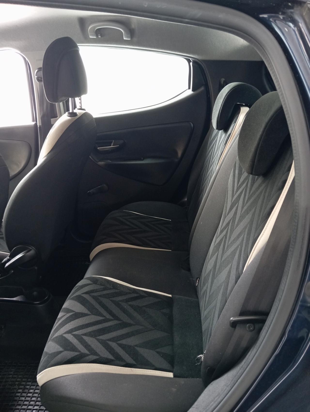 Lancia Ypsilon 1.2 benzina 2016 CON GARANZIA