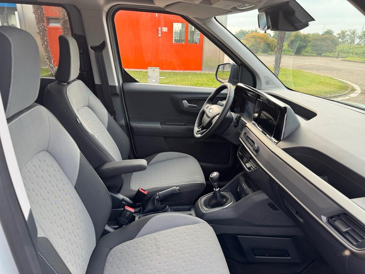 Ford Tourneo Courier 1.0 EcoBoost Titanium