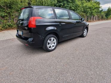 Peugeot 5008 1.6 e-HDi 112CV Stop&Start cambio robotizzato Tecno