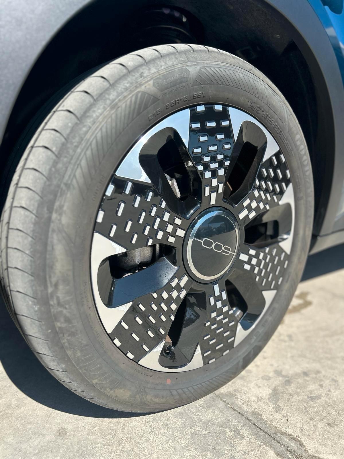 Fiat 600 Hybrid 110 CV DCT MHEV La Prima
