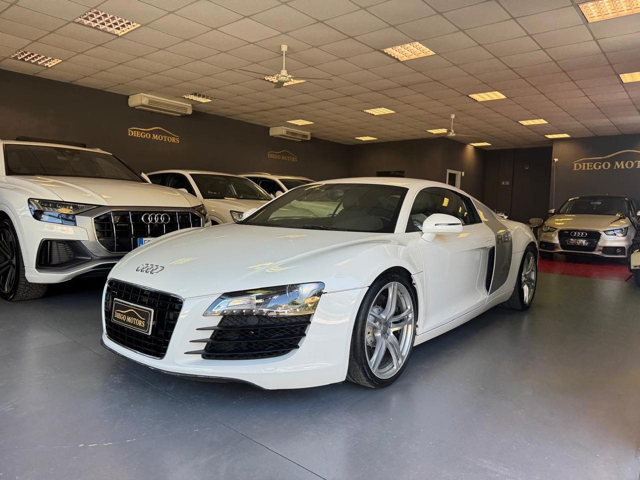 Audi R8 4.2 V8 FSI quattro R tronic