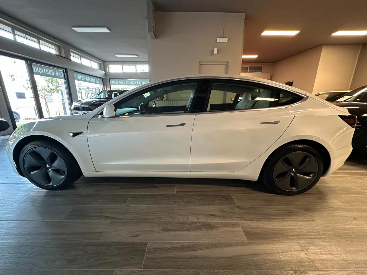 Tesla Model 3 Long Range AWD Long Range