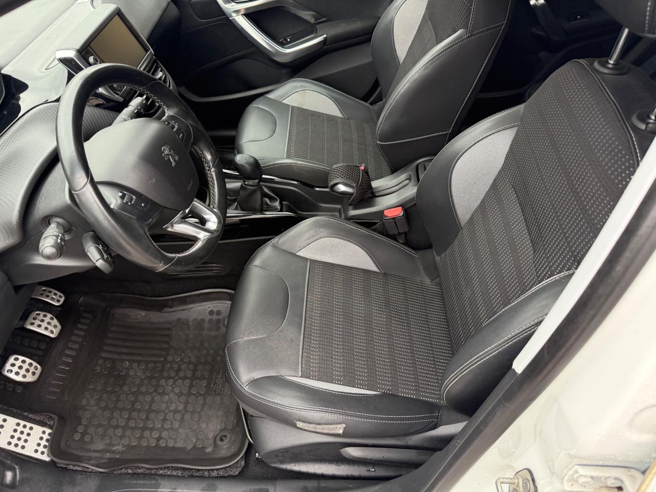 Peugeot 2008 PureTech action gti