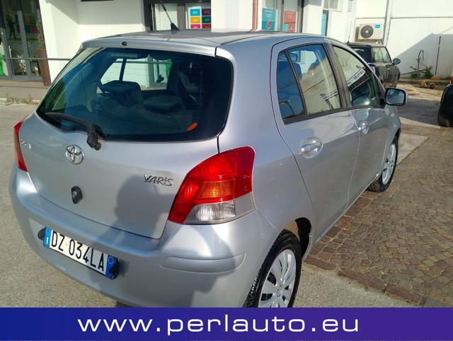 TOYOTA Yaris 1.0 5 porte Sol