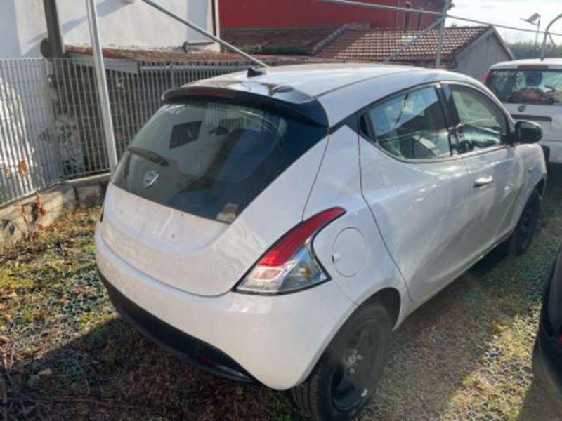 Lancia Ypsilon 1.0 FireFly Hybrid Oro