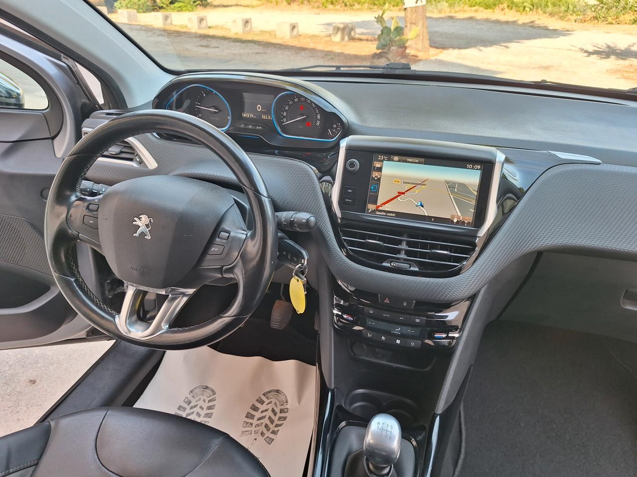 Peugeot 2008 1.6 HDi 120 Allure NAVI FULL