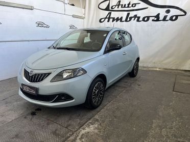 Lancia Ypsilon 1.0 FireFly 5 porte S&S Hybrid Platino TUA DA 159,00 al mese