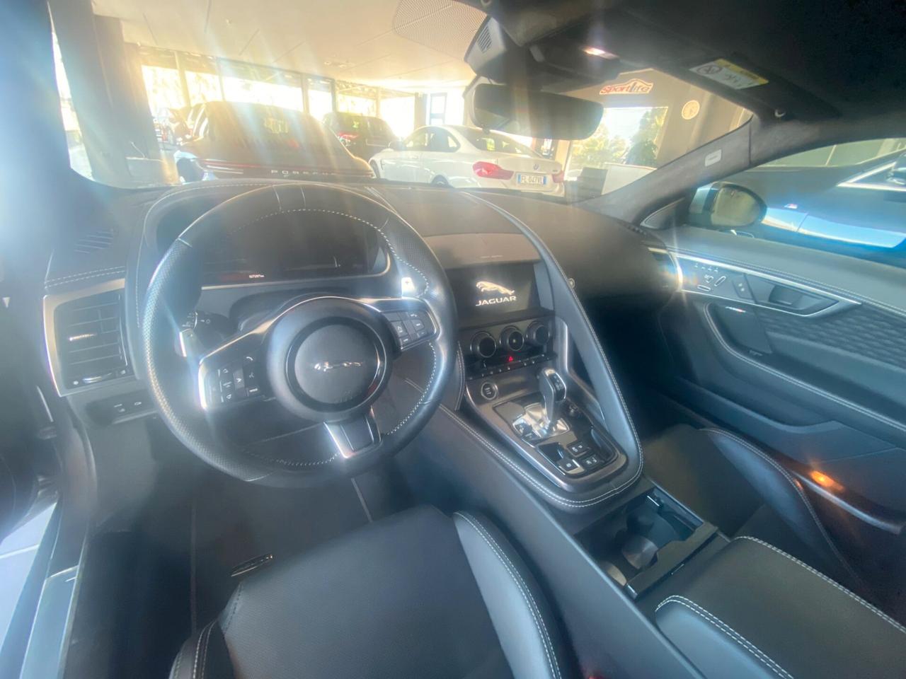 Jaguar F-Type 2.0 aut. Coupé R-Dynamic