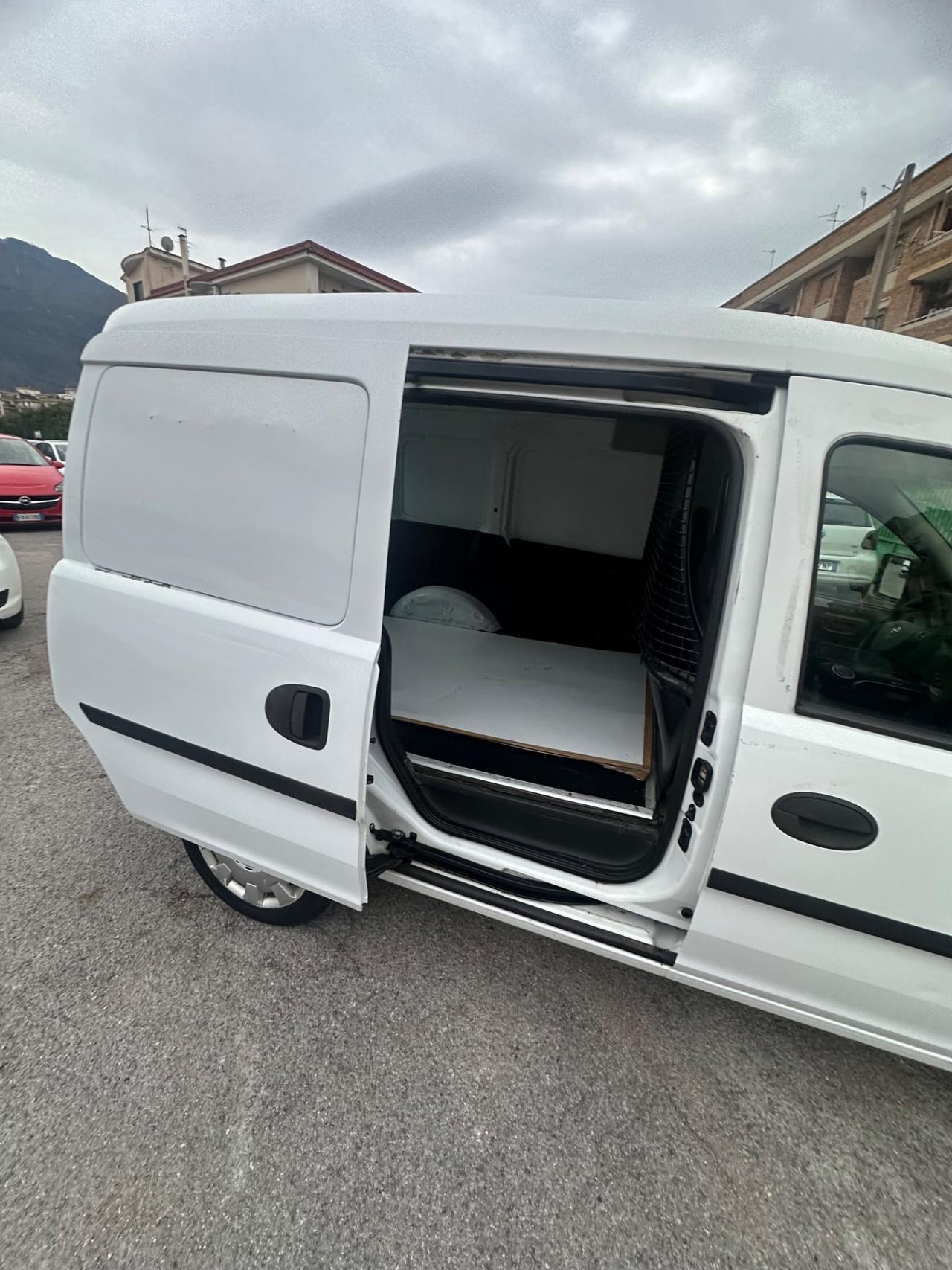 Opel Combo 13 CDTI