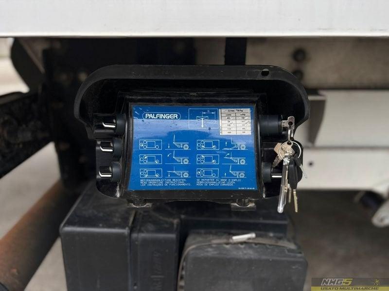 Peugeot Boxer 435 2.0 BlueHDi 160CV P.Lungo centinato con sponda idraulica