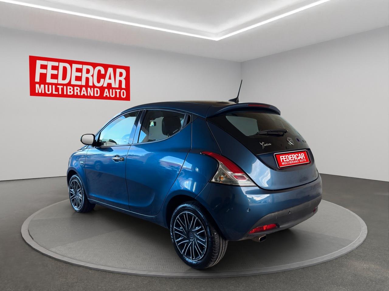 Lancia Ypsilon 1.0 FireFly 5 porte S&S Hybrid Ecochic Gold