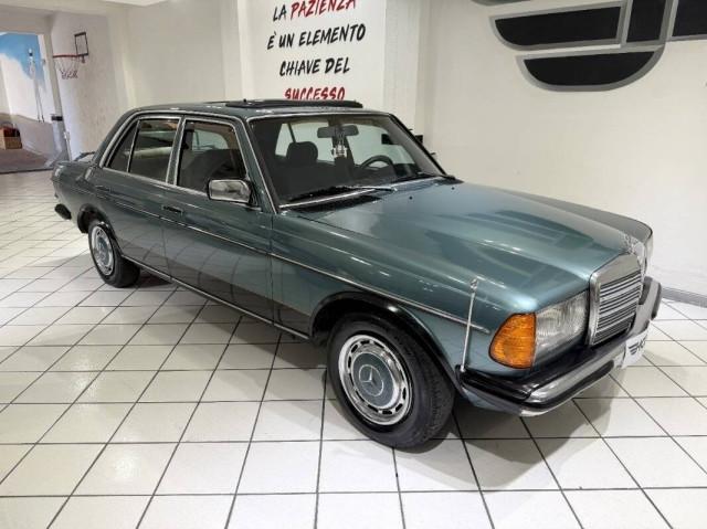 Mercedes Classe E - W123 Berlina 200