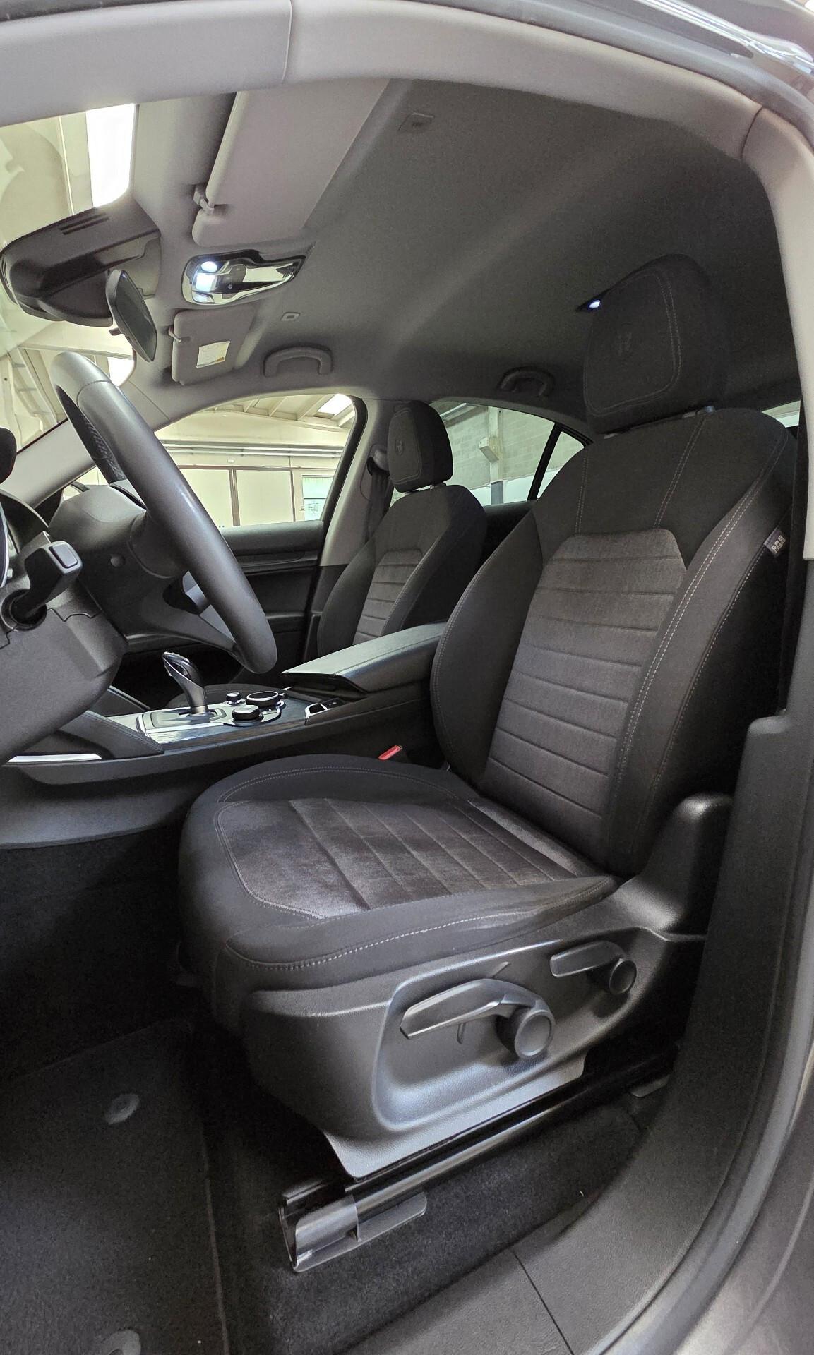 Alfa Romeo Stelvio 2.2 Turbodiesel 160 CV AT8 RWD Business