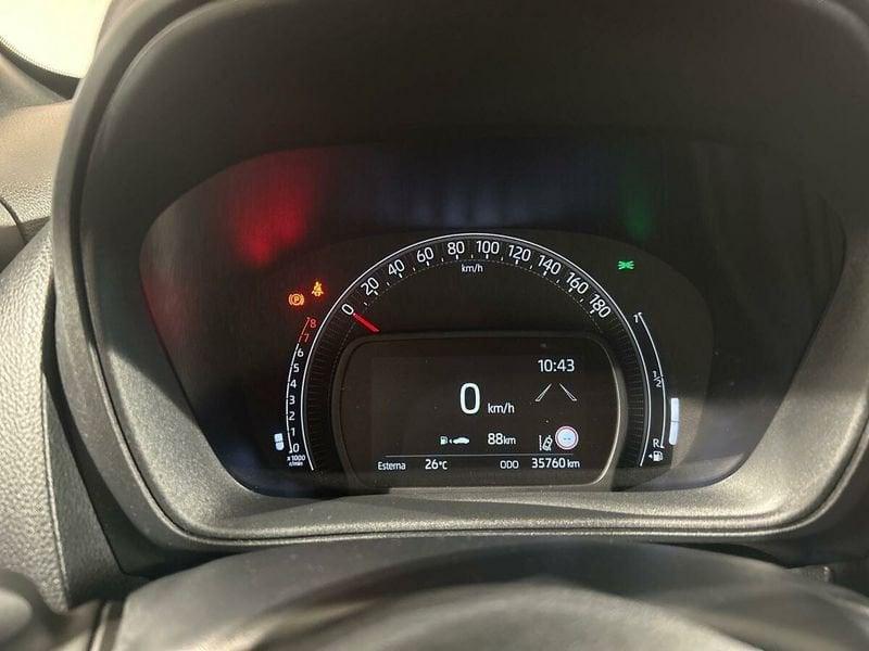 Toyota Aygo X 1.0B (72 CV) Undercover