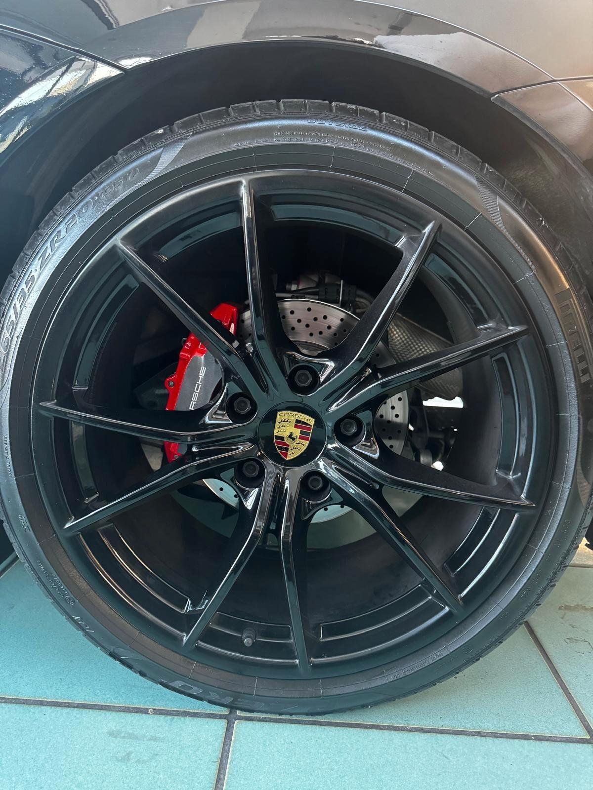 Porsche 718 Spyder Boxster 2.0